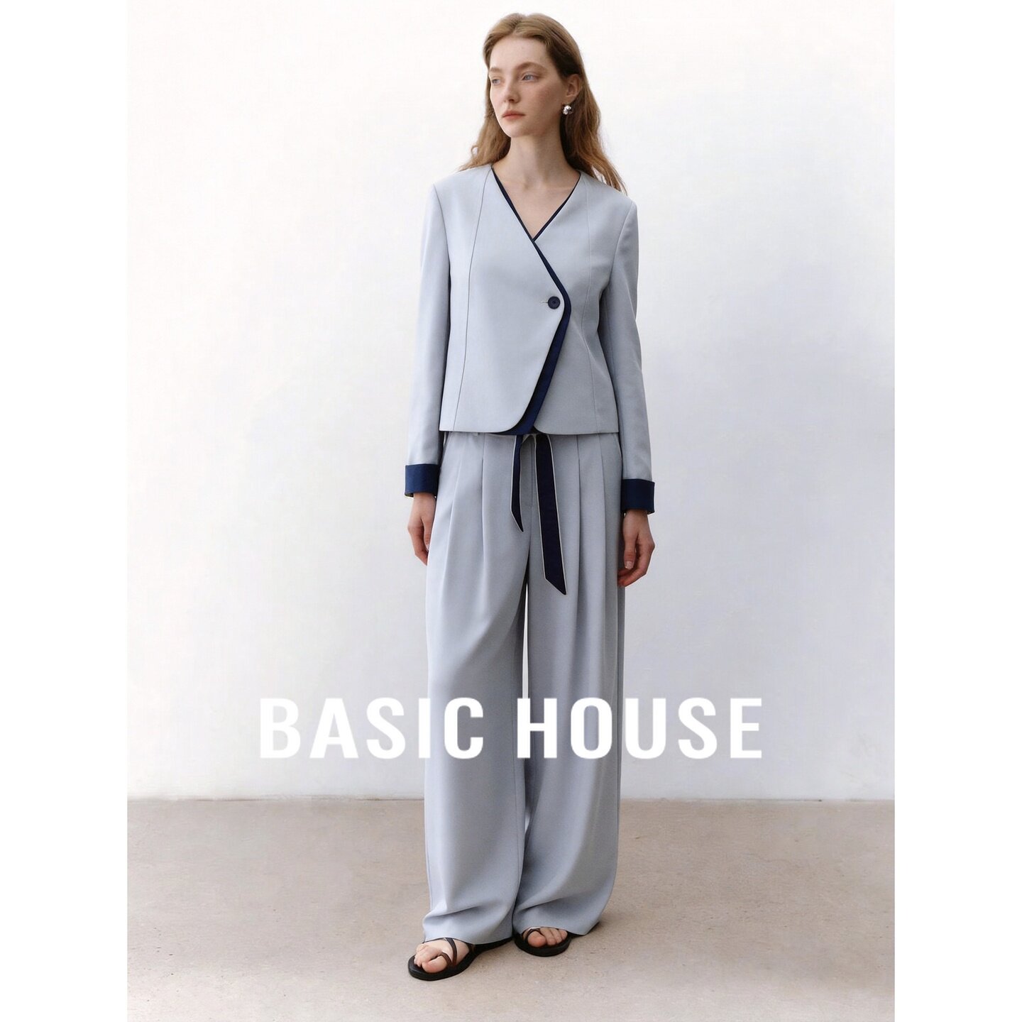 Basic House/百家好高级感蓝色西装套装V领阔腿裤两件套穿搭极简
