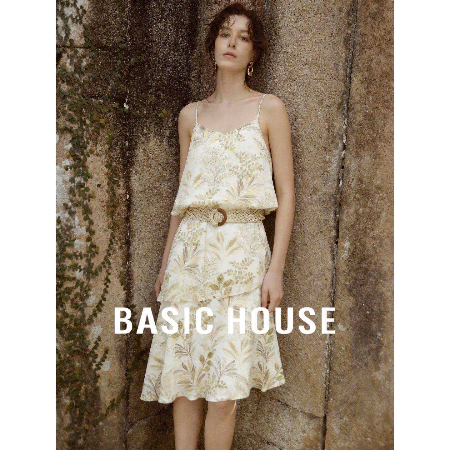 Basic House/百家好优雅印花不规则A字裙黄色时尚百搭连衣裙女夏