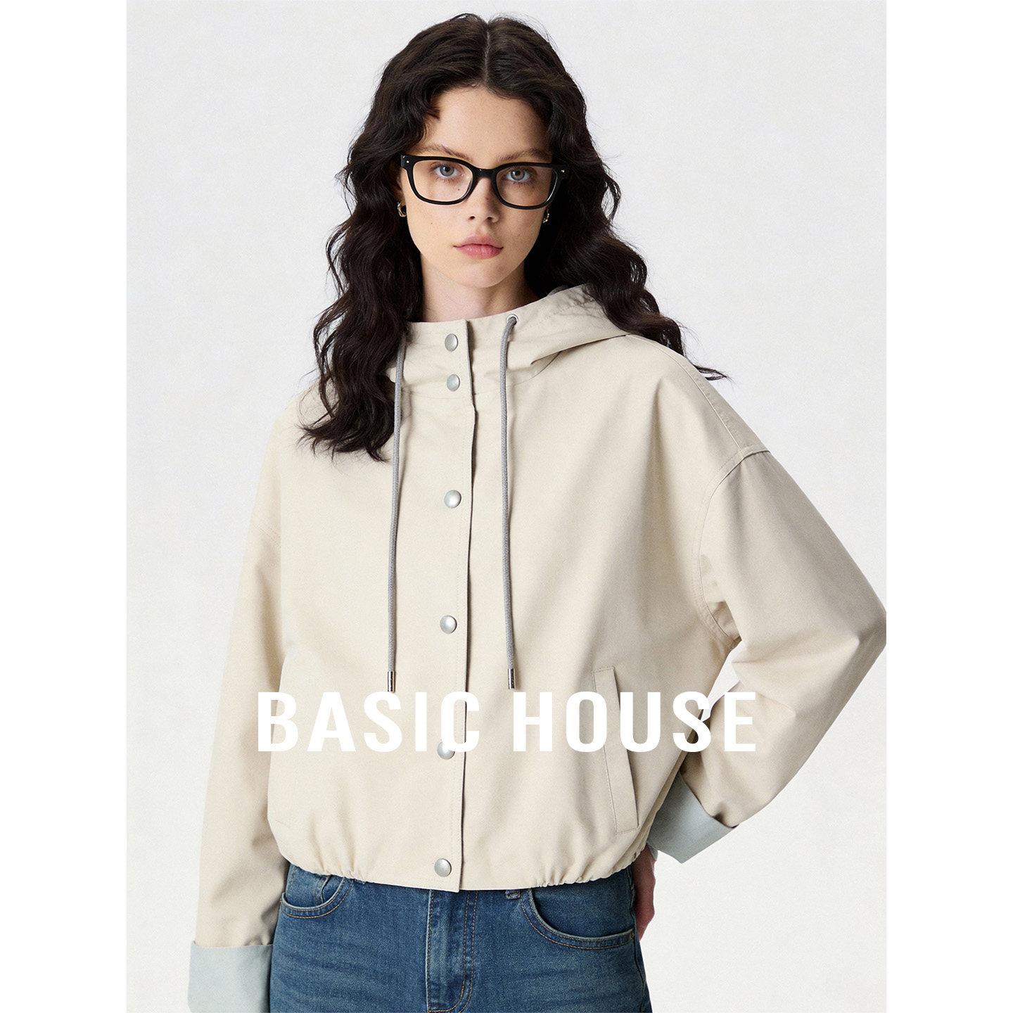 Basic House/百家好米色拼接连帽短款外套女新款宽松抽绳外搭上衣