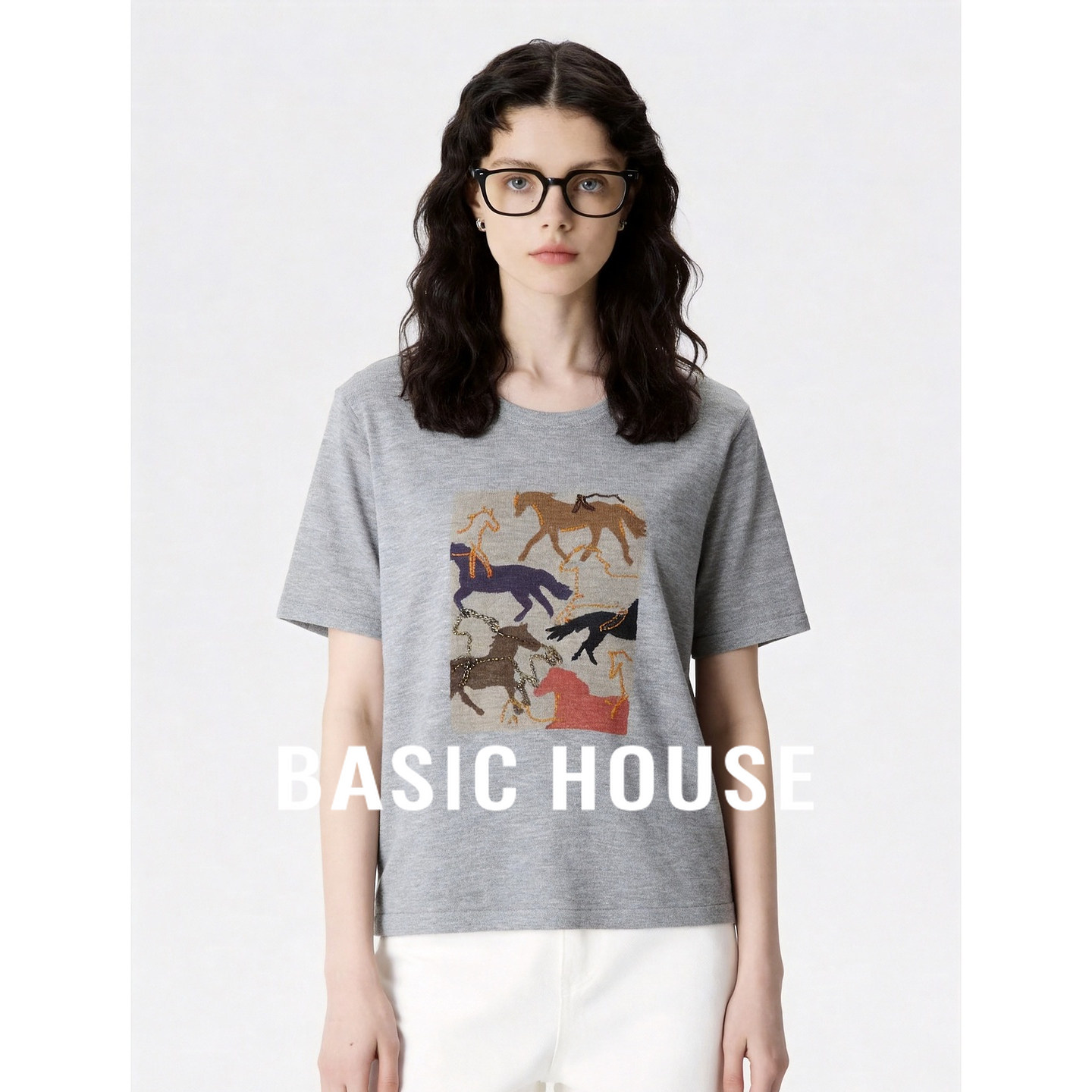 Basic House/百家好韩版小马印花圆领短袖T恤女夏正肩显瘦针织衫