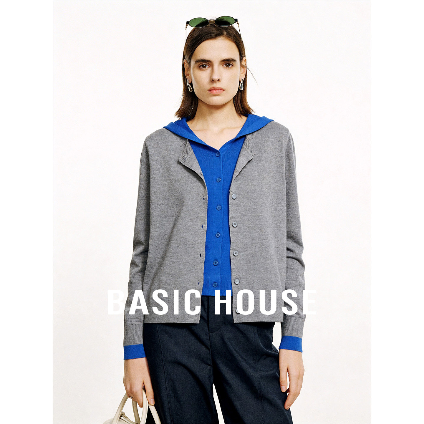 Basic House/百家好撞色连帽针织衫女秋季假两件拼接短款开衫上衣