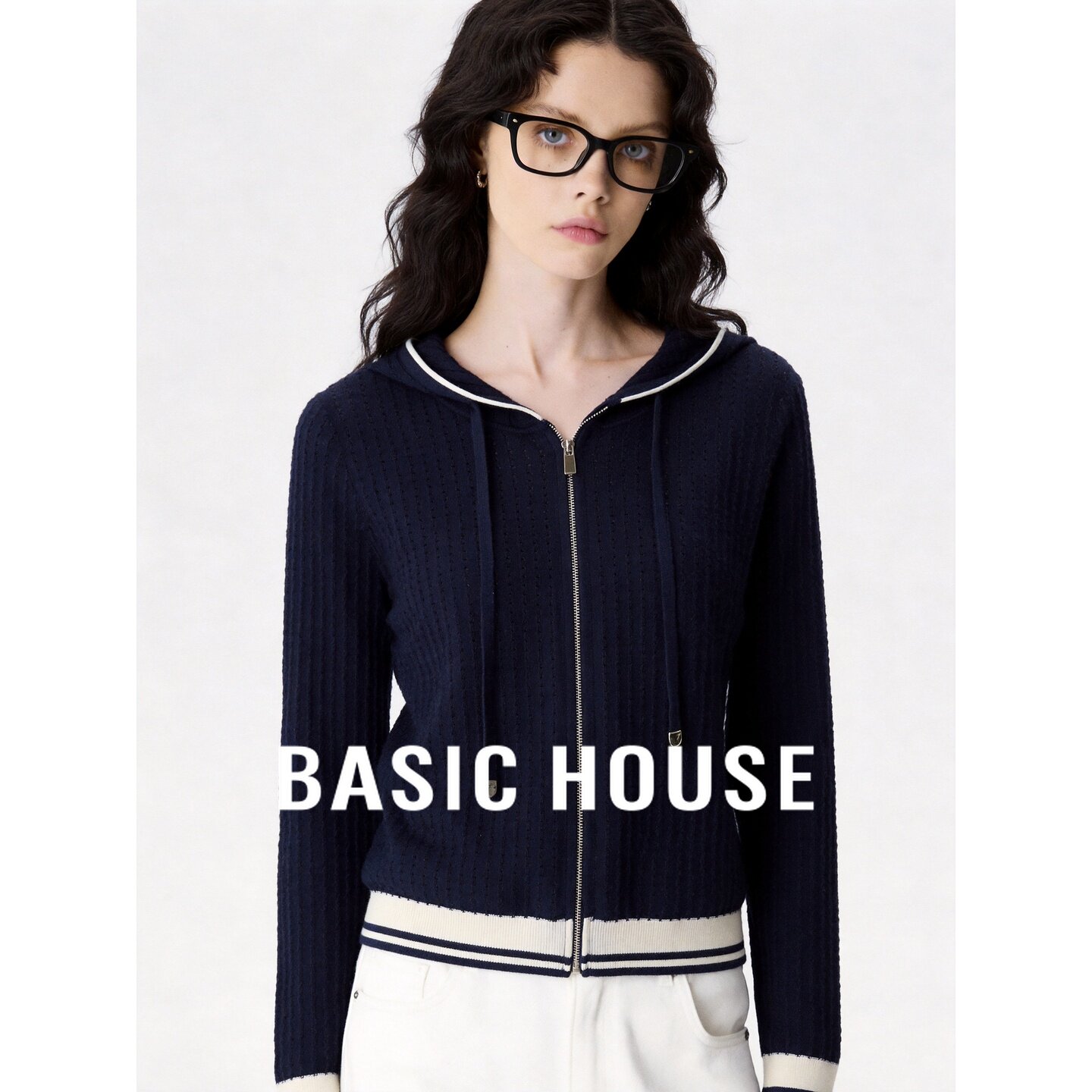 Basic House/百家好连帽拉链短款针织开衫女秋设计感百搭毛衣外套