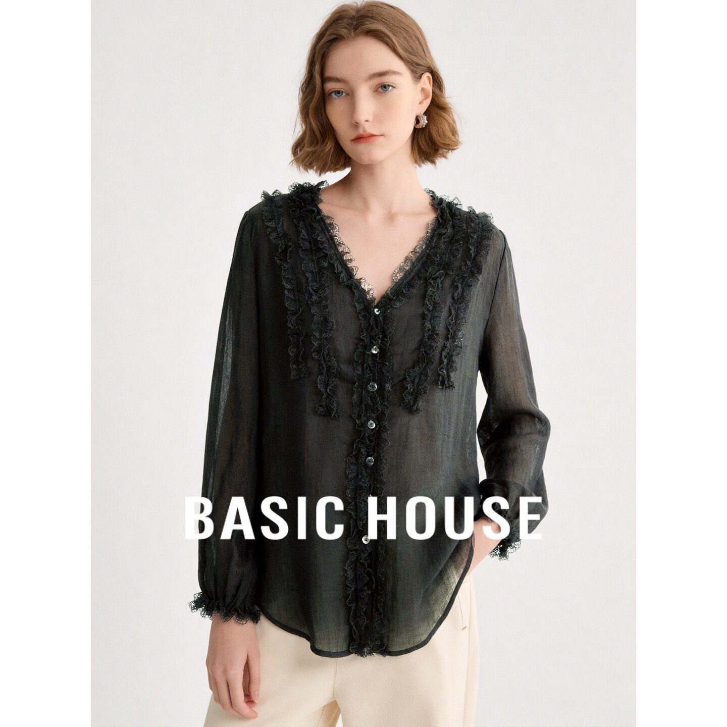 Basic House/百家好法式V领荷叶边长袖衬衫女黑色设计感苎麻上衣