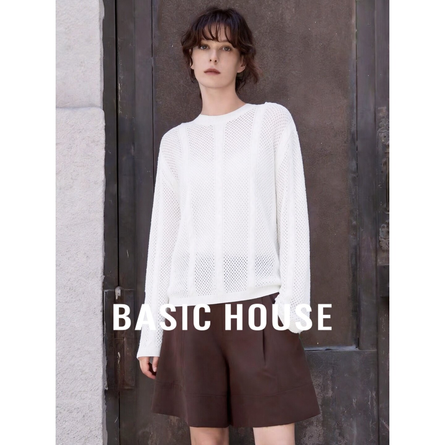 Basic House/百家好白色镂空针织衫女宽松圆领长袖罩衫透气上衣