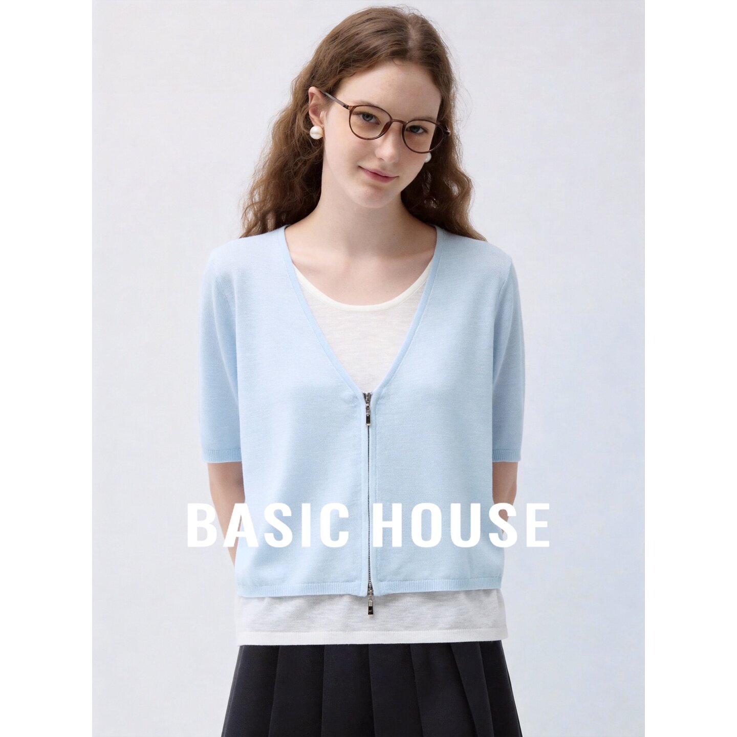 Basic House/百家好减龄百搭V领七分袖针织开衫浅蓝宽松拉链上衣