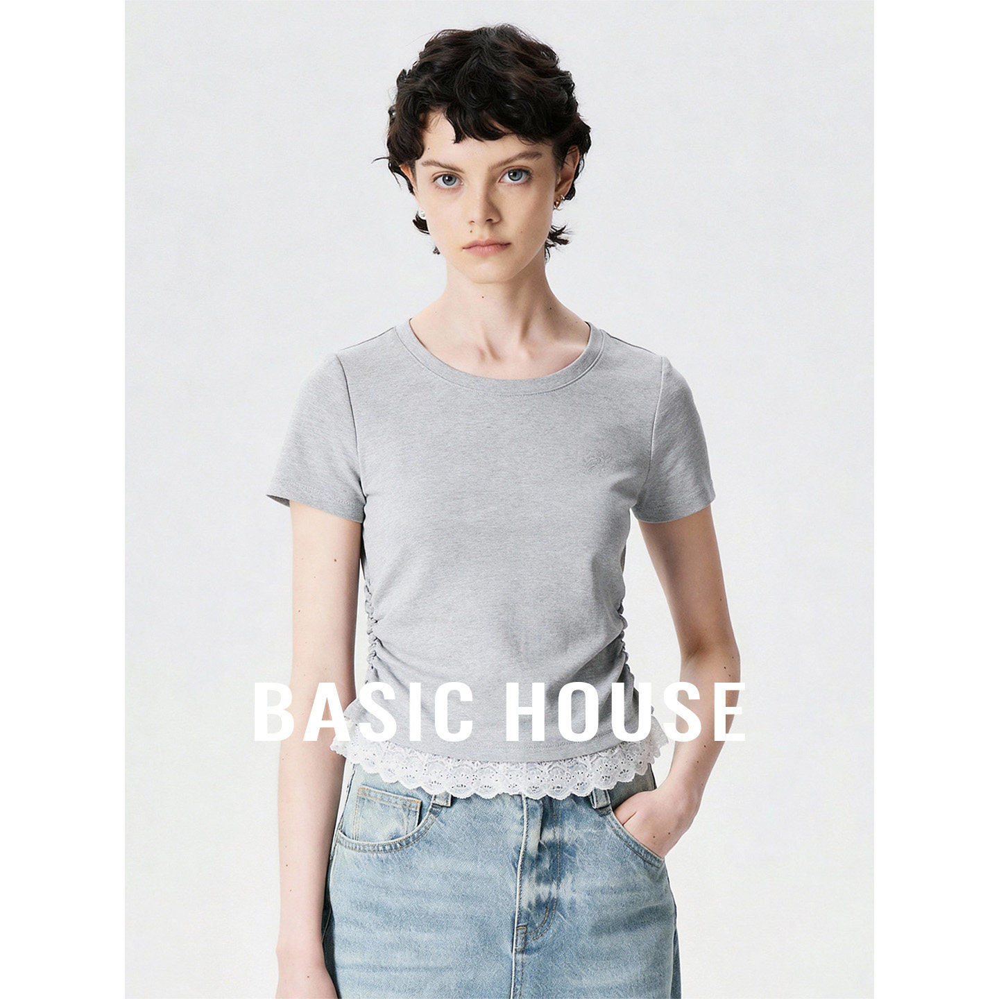 Basic House/百家好灰色圆领抽褶蕾丝下摆T恤女夏季修身短袖上衣