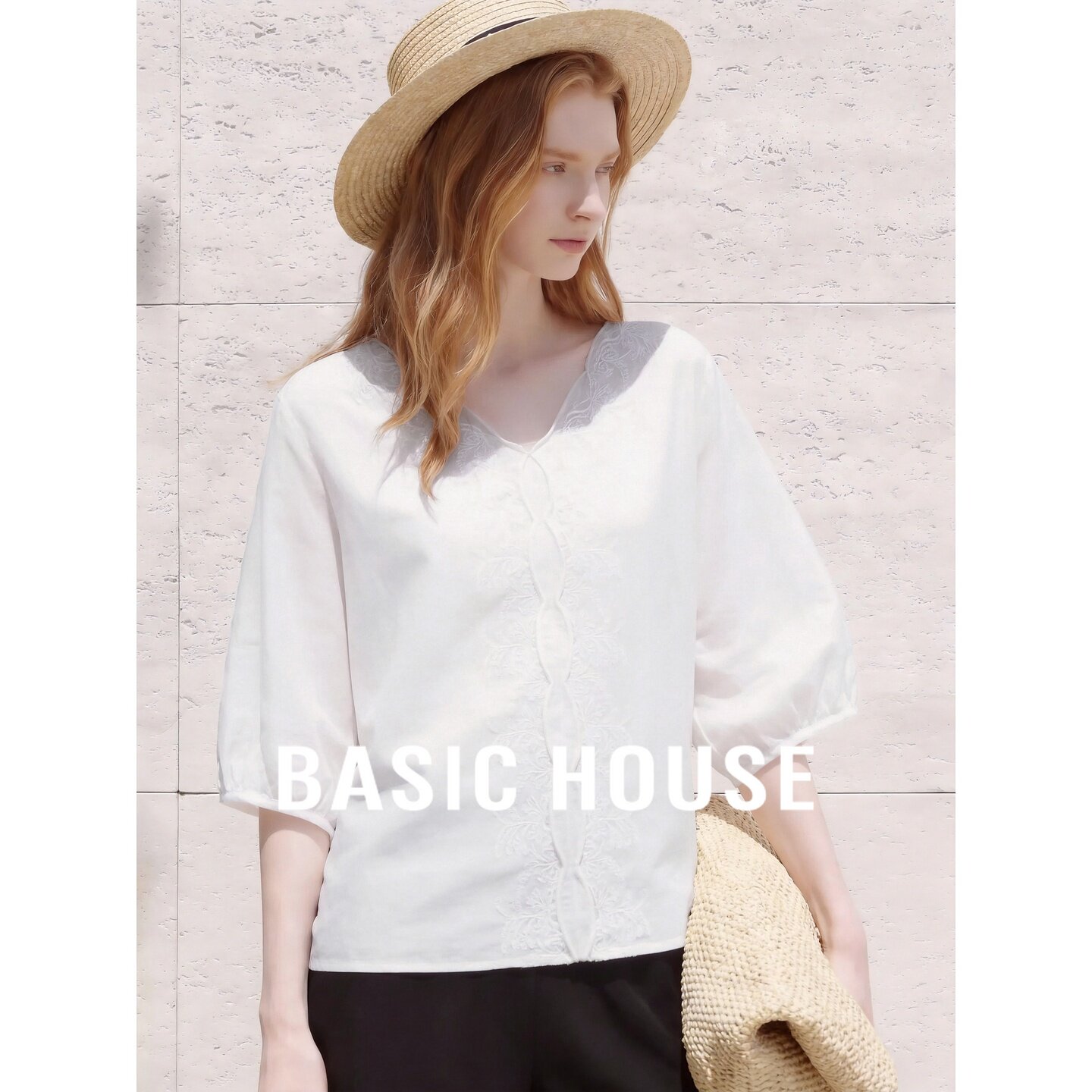 Basic House/百家好优雅风白色苎麻V领七分袖衬衫女轻薄宽松上衣