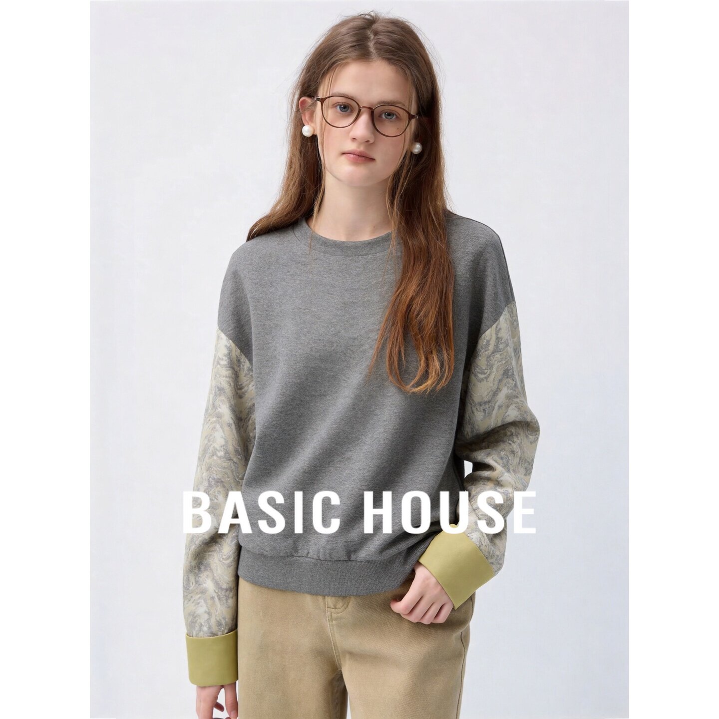 Basic House/百家好休闲圆领卫衣女秋季宽松套头印花显瘦百搭上衣