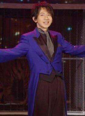 刘谦变魔术服出伞出扇出r鸽子燕尾服装 根据喜好订做 定制演出服