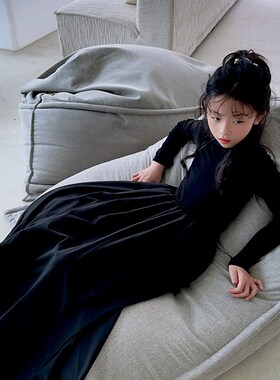 小梦女童高级感连衣裙春秋2024儿童显瘦长裙露锁骨裙大摆围伞裙