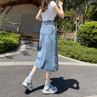 浅蓝色牛仔半身裙女春秋2023新款中长款a字半裙高腰包臀开叉裙子
