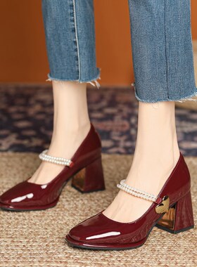 法式珍珠一字带高跟鞋粗跟红色婚鞋新娘鞋高级感方头漆皮气质单鞋