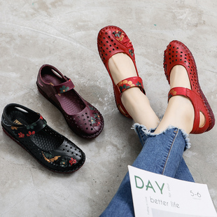 真皮软底平底舒适复古洞洞鞋 老年人妈妈鞋 新款 女2020夏季 中年 凉鞋