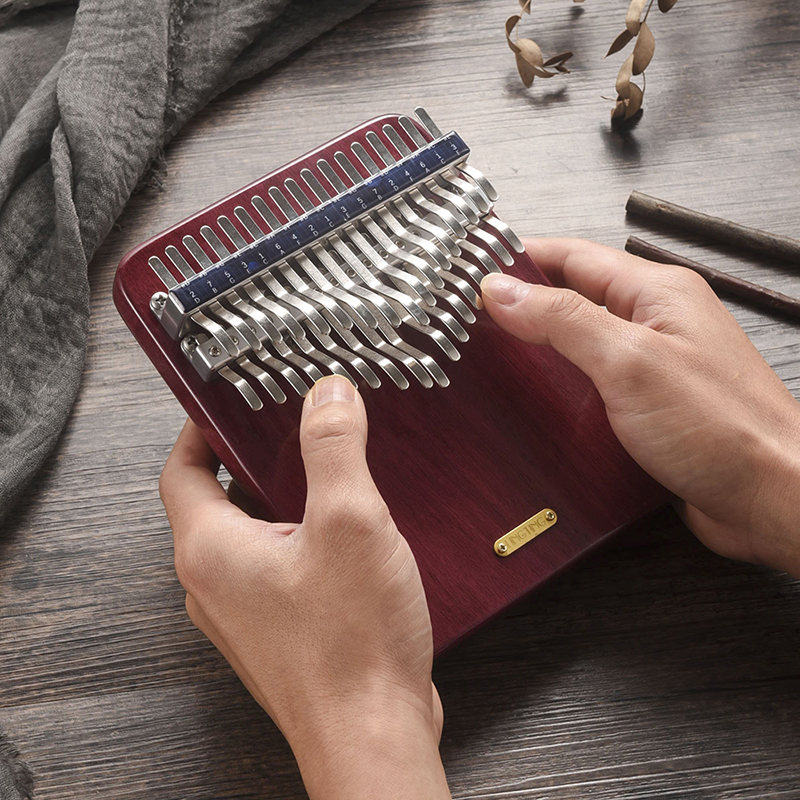 聆听拇指琴卡林巴琴紫芯木音半音阶听雪初板式手指琴klimb