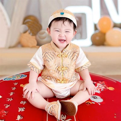 宝宝周岁礼服男夏季包P衣女婴儿满月百日宴中式连体衣薄款抓周服