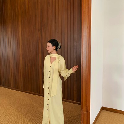 小众设计连衣裙女长款裙子春秋设计感显白极简通勤长裙