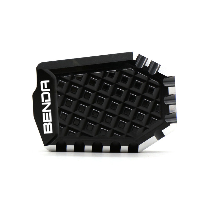 适用摩托奔达金吉拉300改装加大刹车踏板后刹车加大垫块防滑配件