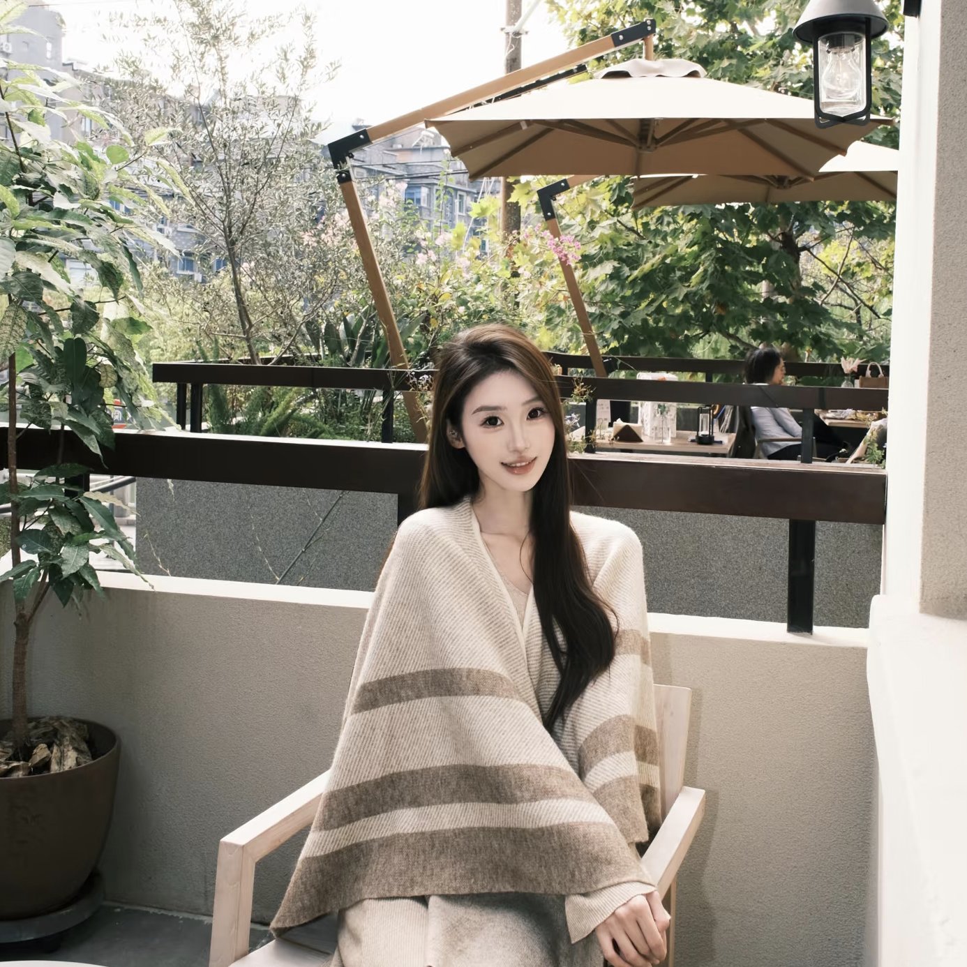 秋冬淡人高知穿搭巨好看法式慵懒松弛感温柔风针织披肩连衣裙套装