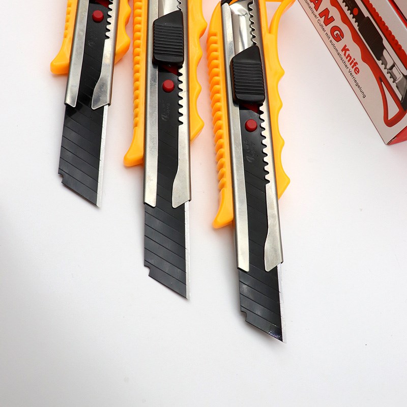 日钢盒装RG229大号美工刀介刀界刀办公用品裁纸刀工具刀架切纸刀