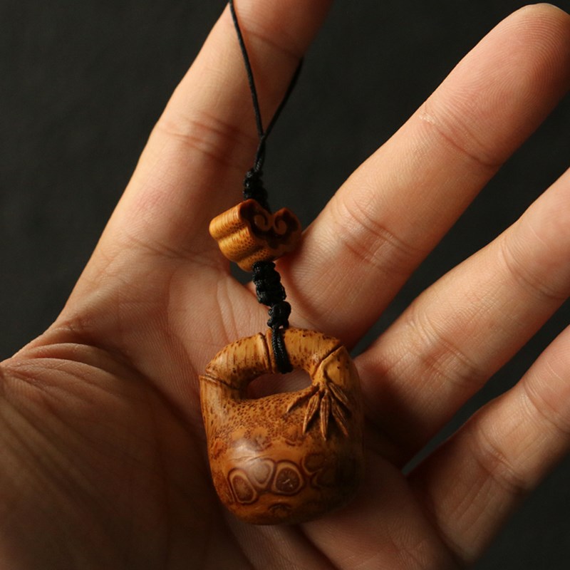 精品纯手工雕刻满钉木鱼型小铃铛挂件竹根雕把玩小吊坠挂坠小配饰