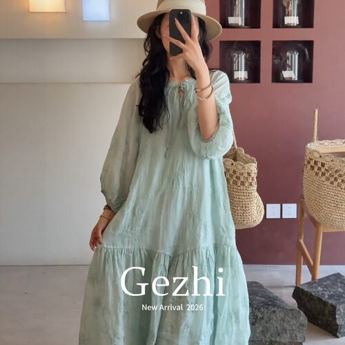 新款中古风女士宽松灯笼袖长裙女