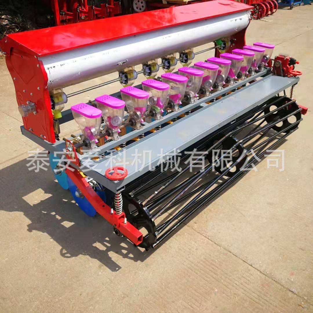 河南商丘6行桨腿圆盘谷子精播拖拉机带蔬菜播种机小颗粒种子播种