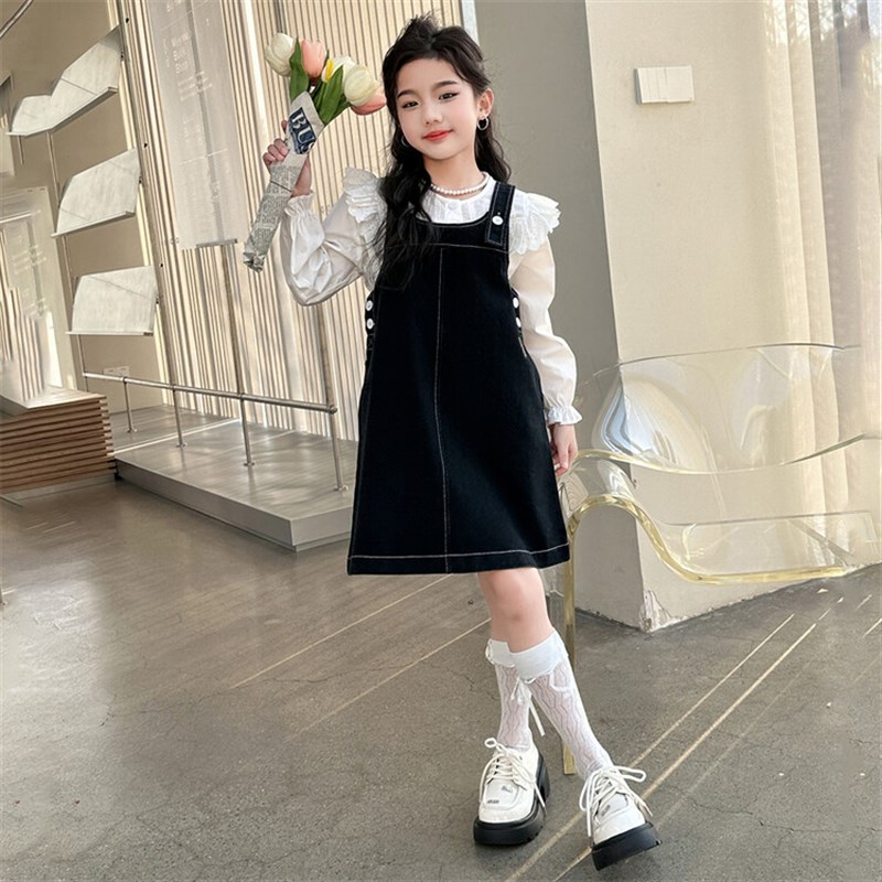 女童春季连衣裙2024新款中大童洋气时髦长袖衬衫牛仔背带裙两件套