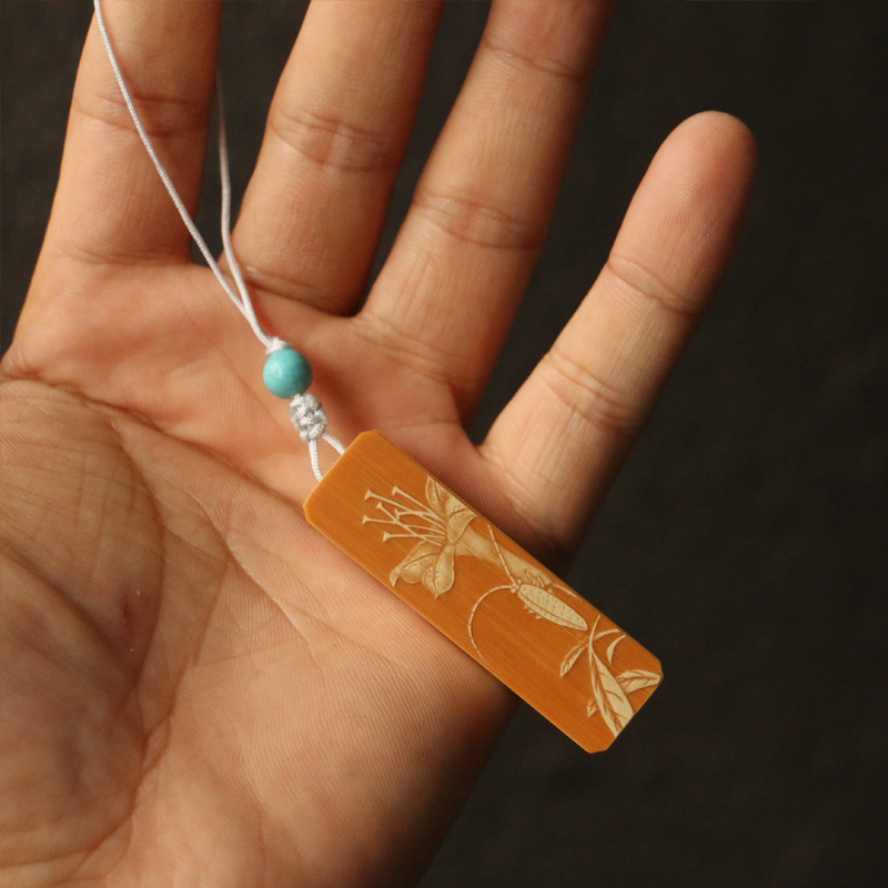 十几年玉竹老料东阳名家戚挺飞本工精工留青雕刻手机钥匙挂件竹雕