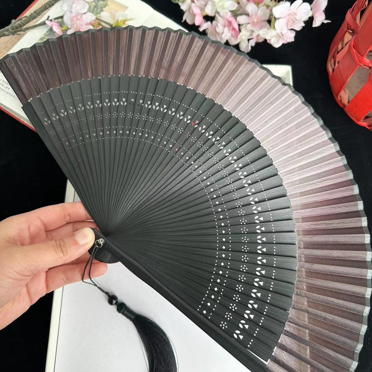 折扇绿古风便携扇女子小纯色真丝金色空白扇夏渐变结婚晨袍中国风