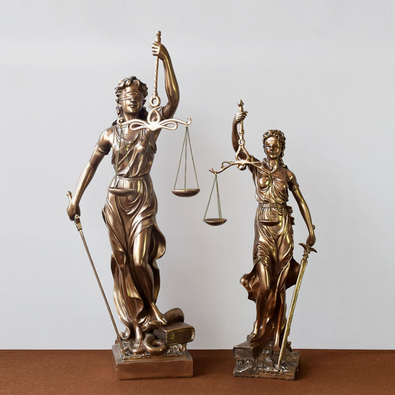 仿铜正义公平公正女m神雕塑雕像司法院律师事务所天平法律摆件礼