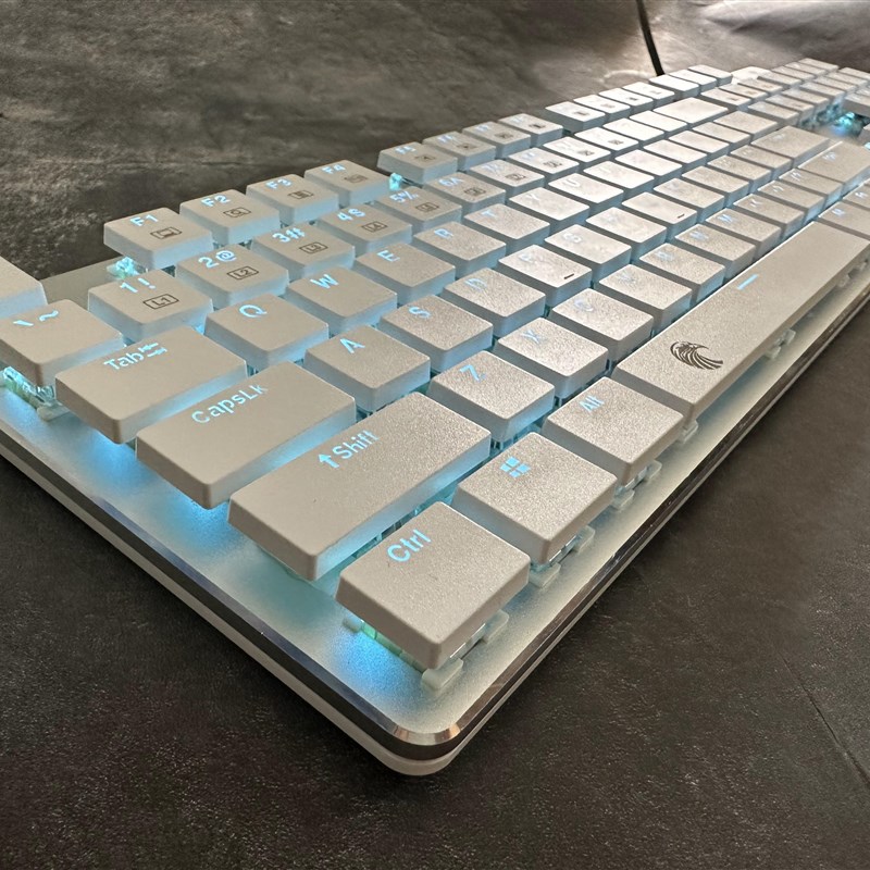 超薄矮轴机械键盘办公不累手轻薄有线104键盘白色薄款透光黑色扁