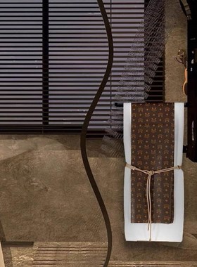 样板间卫生间浴室淋浴房装饰浴巾方巾套装洗手台马桶卫浴设计摆件