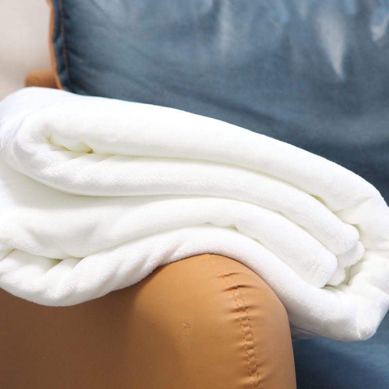 白色宝宝拍照毯子法兰绒盖毯美容院床单毛巾被子夏季空调毯