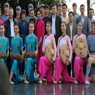 十送红军舞蹈服村姑服装女秧歌表演服斗笠服万泉河水清又清演出服