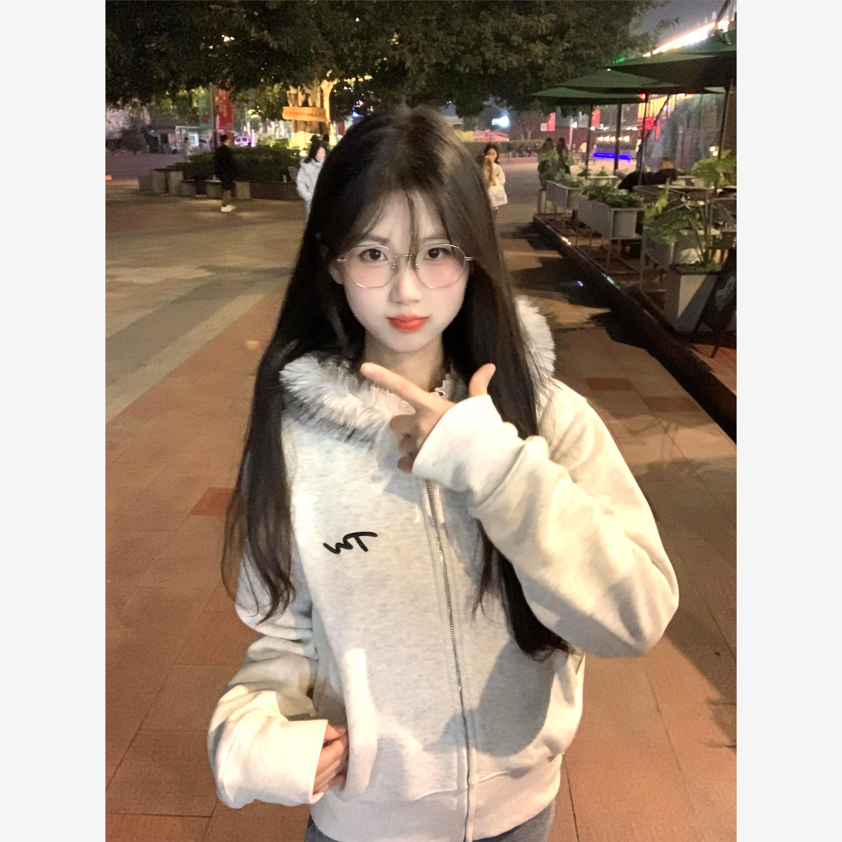 美式覆古毛领外套连帽卫