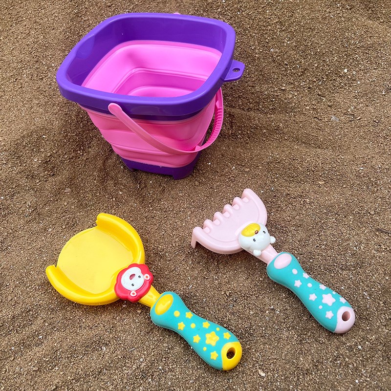 儿童沙滩软胶折叠便携水桶捞鱼宝宝玩沙铲子海滩挖沙工具装