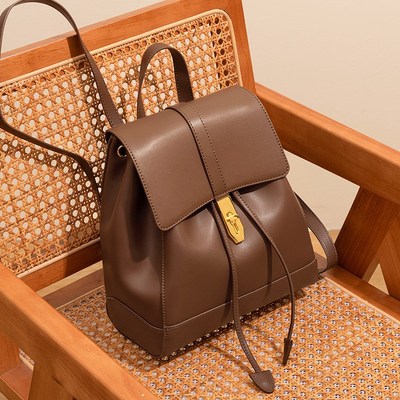 户外双肩包女真皮大容量背包轻便旅行包简约休闲风书包抽带斜挎包