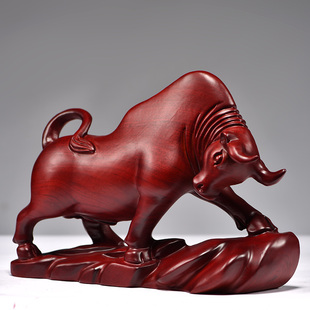 红木牛红色木牛中式实木雕刻木质华尔街牛客厅装饰送礼工艺品
