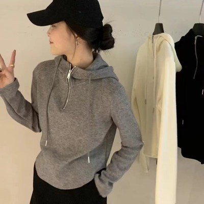 带帽羊绒拉链打底衫2024年冬装新款短款小个子百搭U高腰灰色T恤女