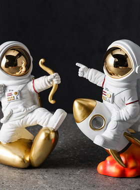 创意宇航员小摆件客厅酒柜新房办公桌面太空人轻奢高档家居装饰品