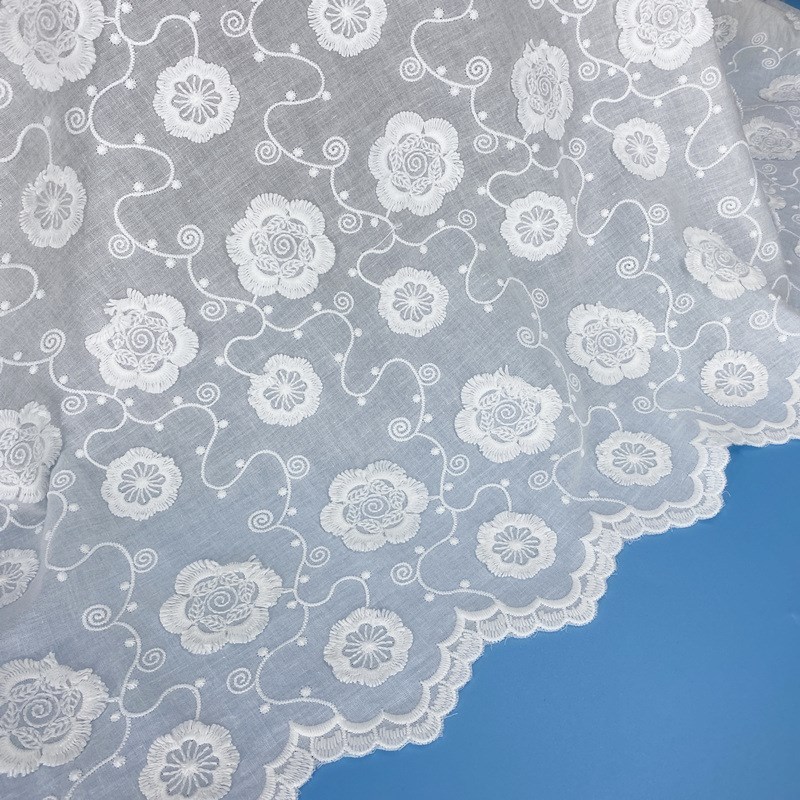 白色镂空牛奶丝棉布刺绣时装婚纱公主裙连衣裙夏装裙子服装布料