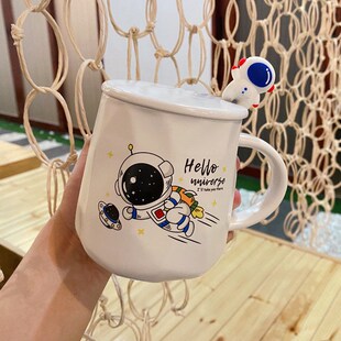 太空人陶瓷马克杯带盖勺可爱卡通家用喝水杯咖啡早餐杯 网红款