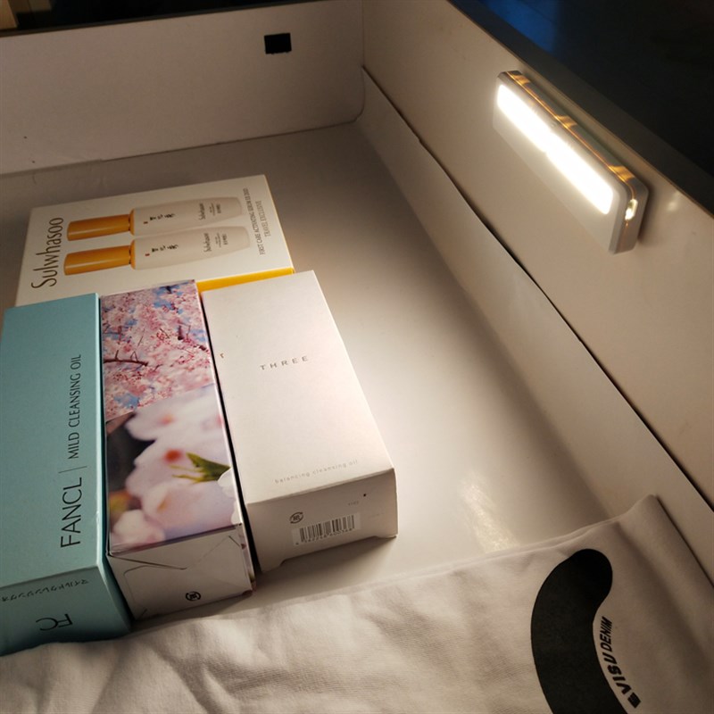 可充电式免布线衣柜橱柜子抽屉开门前微型自动开关磁感应LED灯光