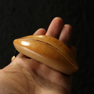 精品纯手工精磨天然带竹节老玉竹手把件竹雕叶子型把玩小挂件