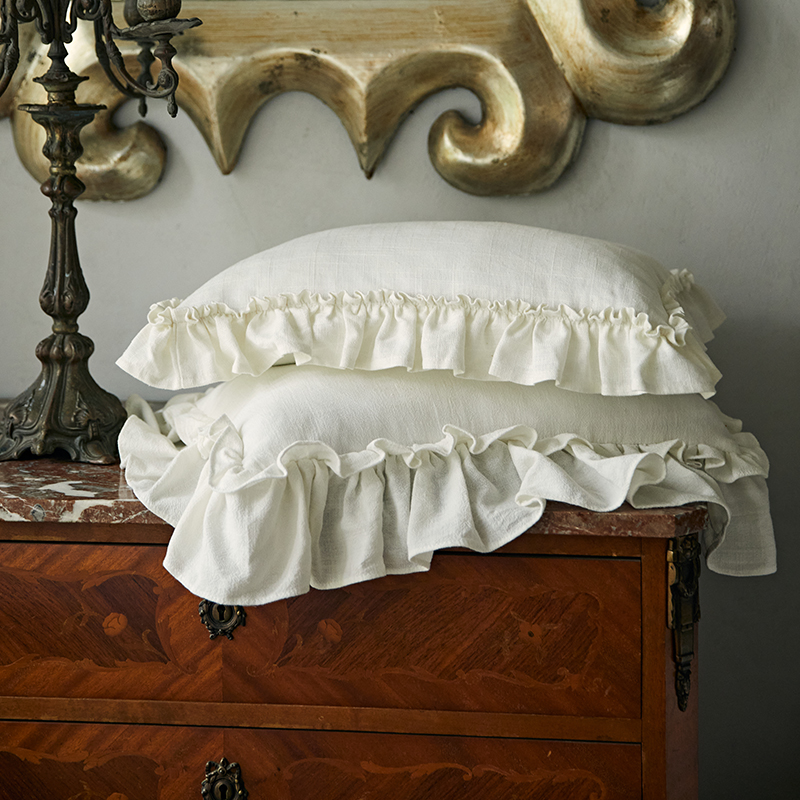 偏爱集法式抱枕家用沙发午睡靠枕床上头枕纯色荷叶边餐椅护腰垫子