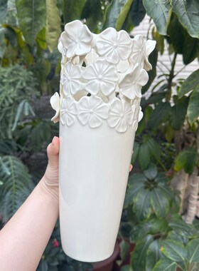 菜菜的陶瓷杂货 重工镂t空立体花 三色堇花朵高瓶 温柔奶油色