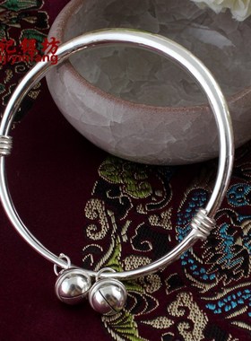大人银手镯999足纯银镯子光面伸缩推拉圆镯实心女带铃铛吊坠首饰