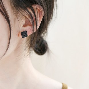 精致通勤日韩密钻黑色菱形耳钉小巧气质百搭时尚 冷淡风韩国耳饰