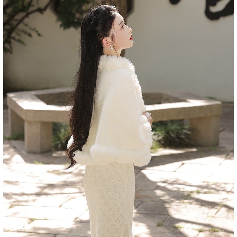 旗袍婚纱披肩秋冬季2024新款新娘结婚敬酒服加厚加绒外搭斗篷白色