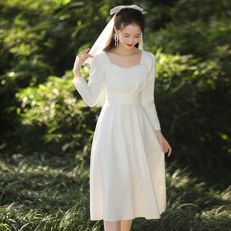 领证登记小礼服小白裙秋冬长袖法式缎面平时可穿轻婚纱订婚连衣裙